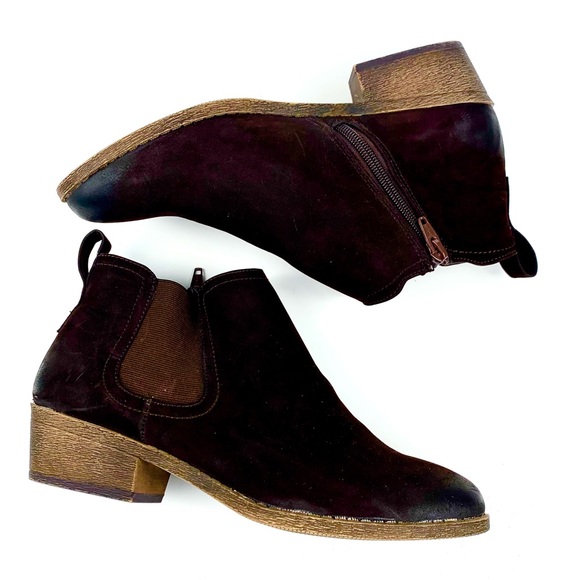 Merona Womens Brown Faux Suede Pull On Bootie Size 8 - Picture 3 of 7